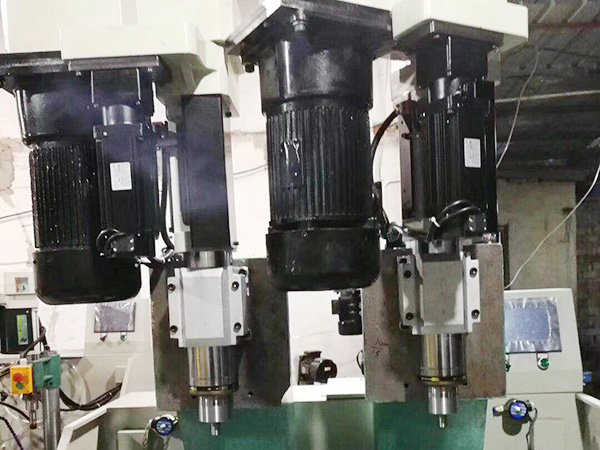 鉆孔機怎么安裝？玻璃鉆孔機爆孔裂孔原因是什么？